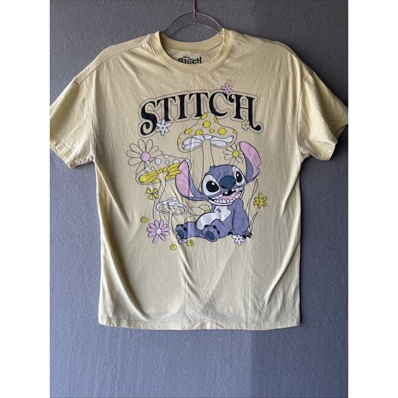 Disney Stitch Yellow Short Sleeved Medium T-Shirt - Picture 1 of 6